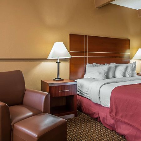 Quality Inn East Dubuque Εξωτερικό φωτογραφία