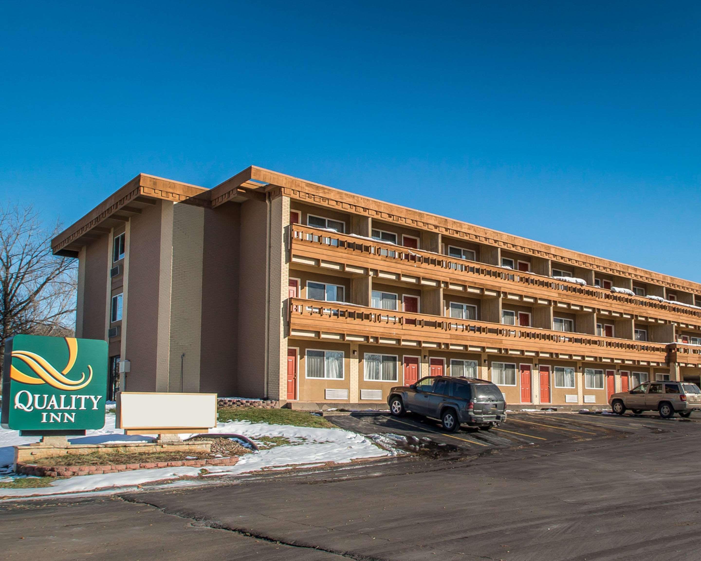 Quality Inn East Dubuque Εξωτερικό φωτογραφία
