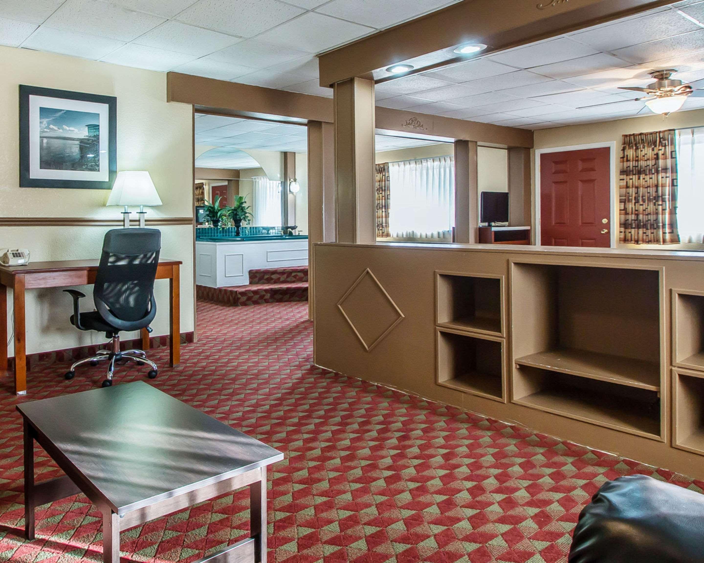 Quality Inn East Dubuque Εξωτερικό φωτογραφία