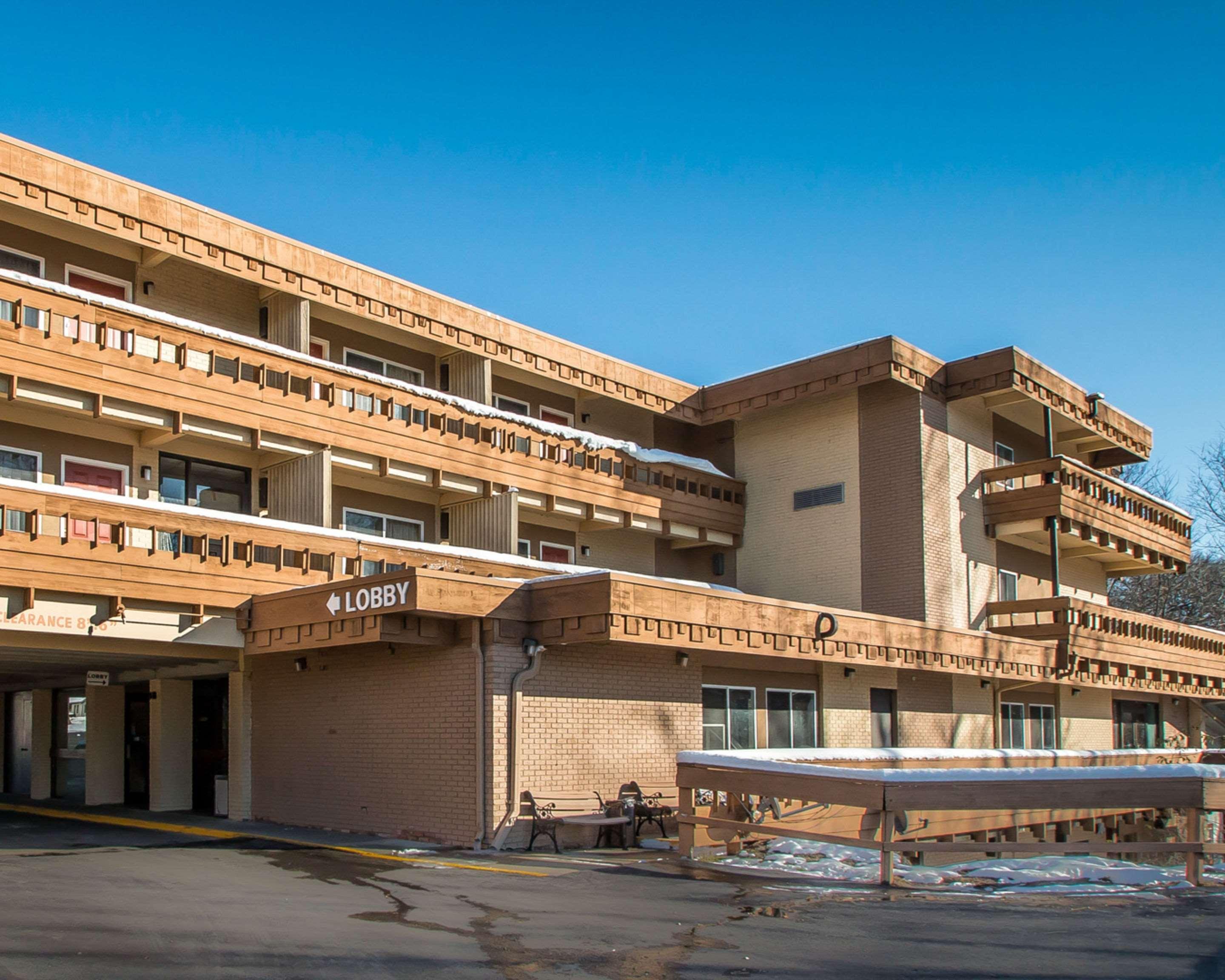 Quality Inn East Dubuque Εξωτερικό φωτογραφία