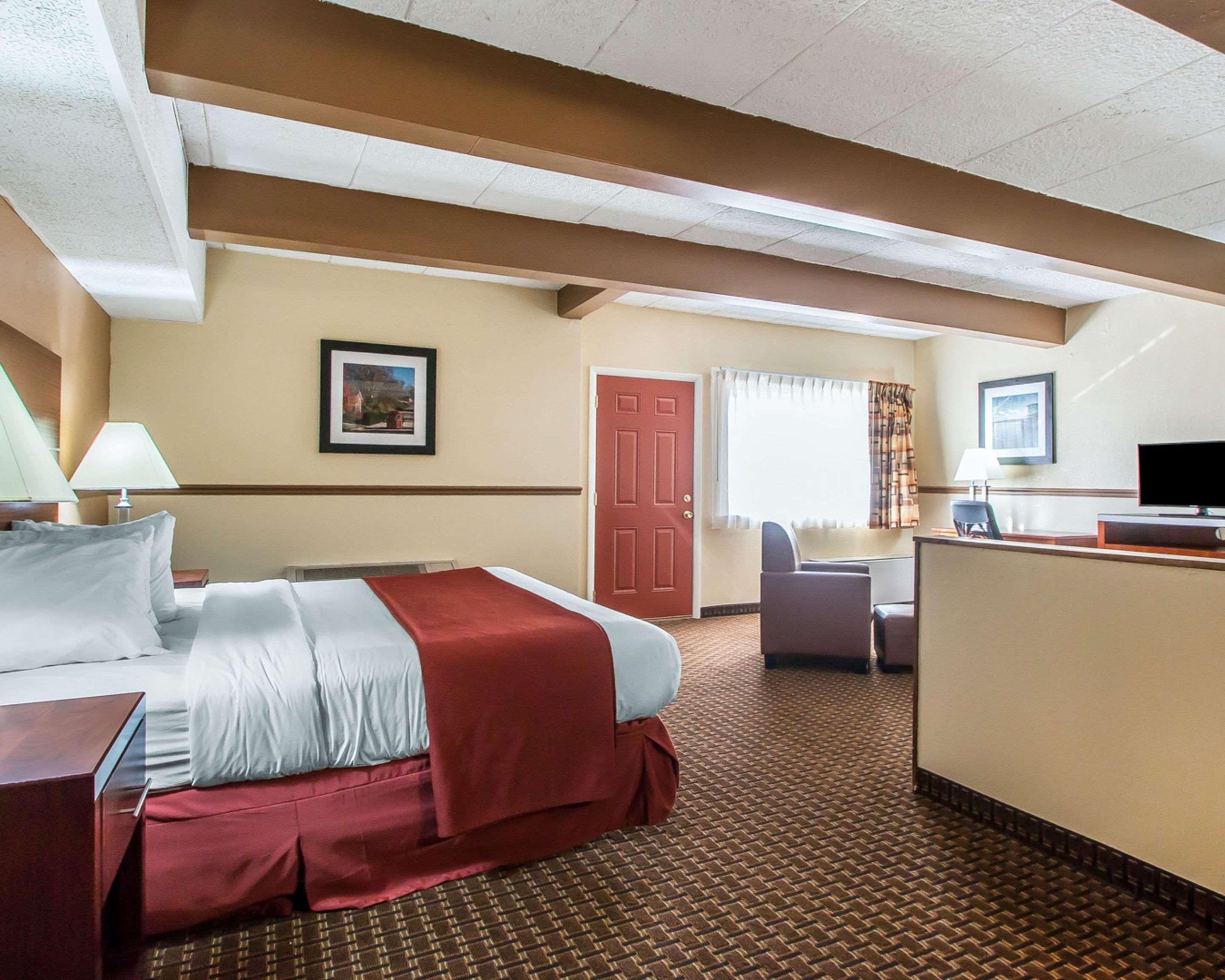 Quality Inn East Dubuque Εξωτερικό φωτογραφία