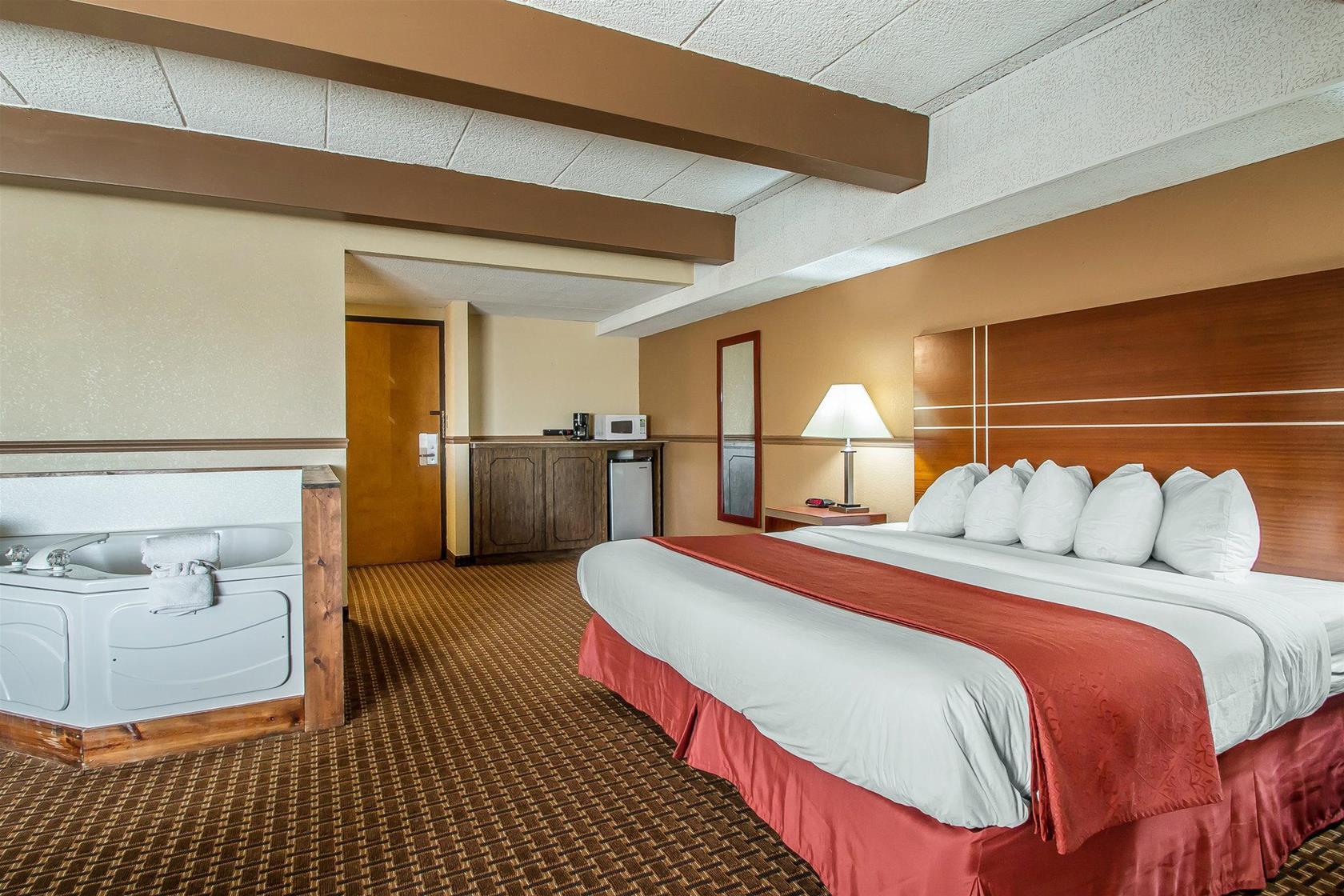Quality Inn East Dubuque Εξωτερικό φωτογραφία