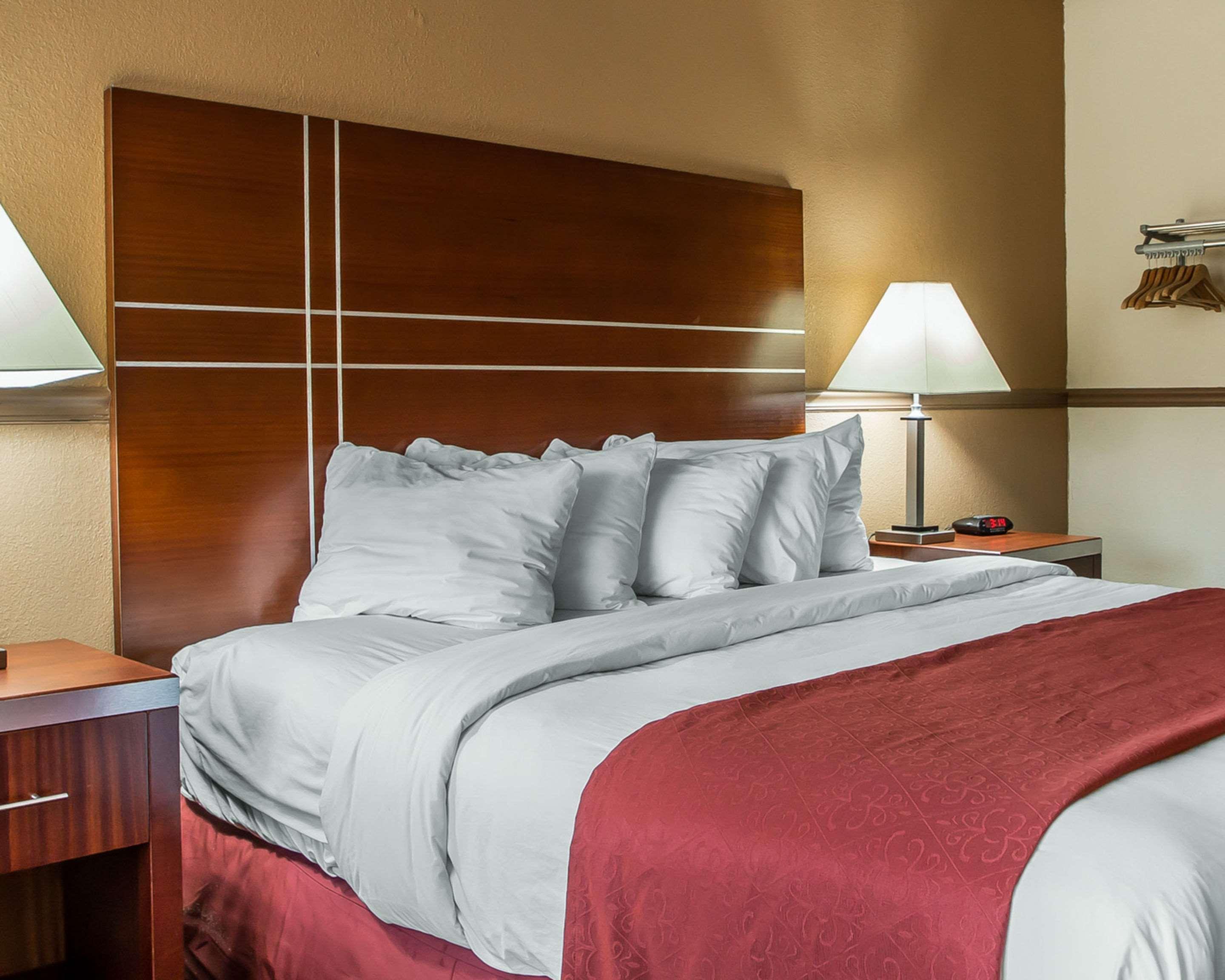 Quality Inn East Dubuque Εξωτερικό φωτογραφία