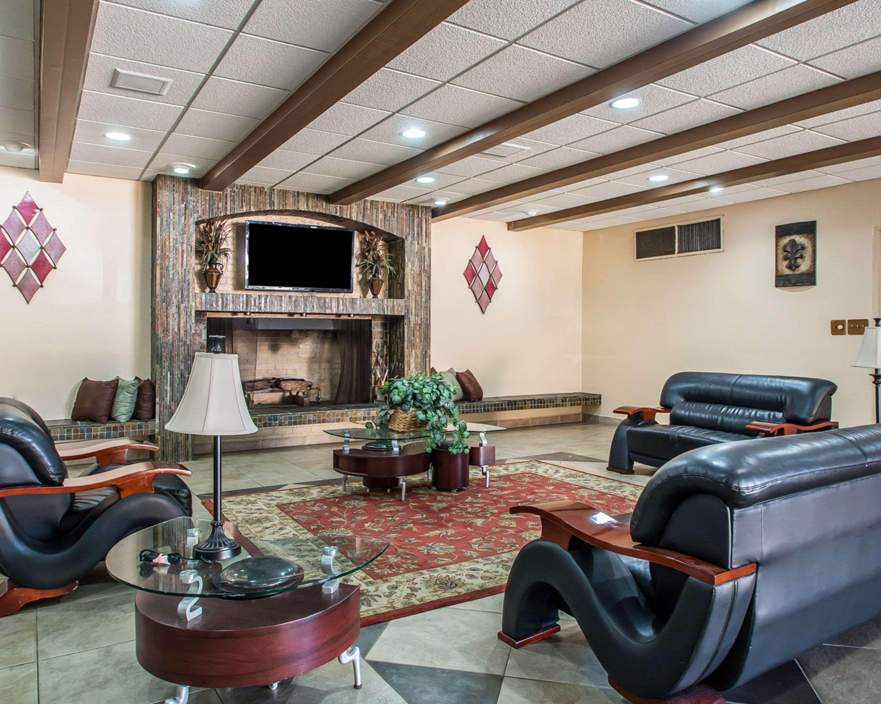 Quality Inn East Dubuque Εξωτερικό φωτογραφία