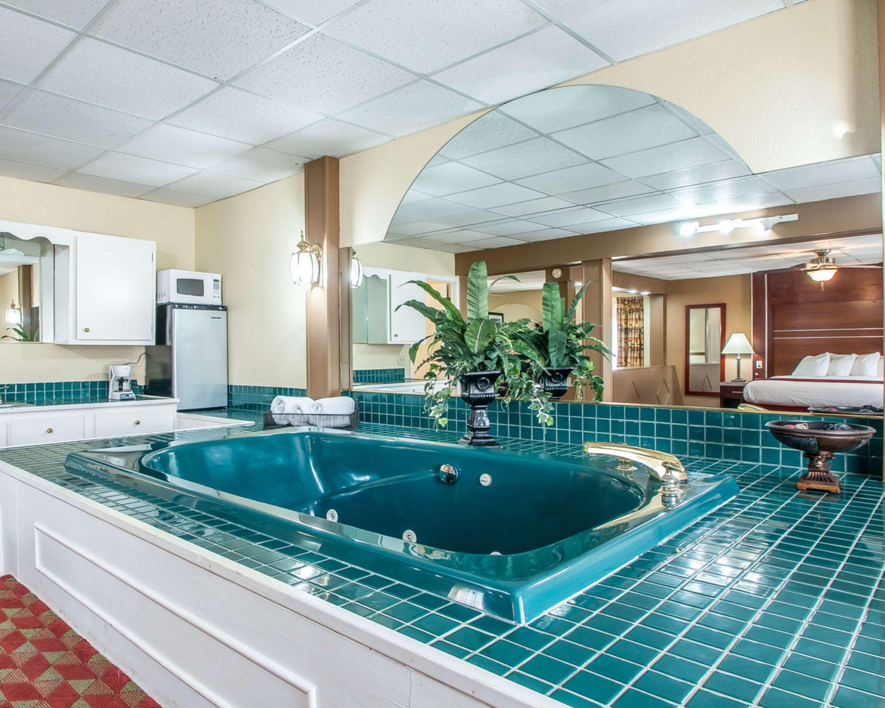 Quality Inn East Dubuque Εξωτερικό φωτογραφία