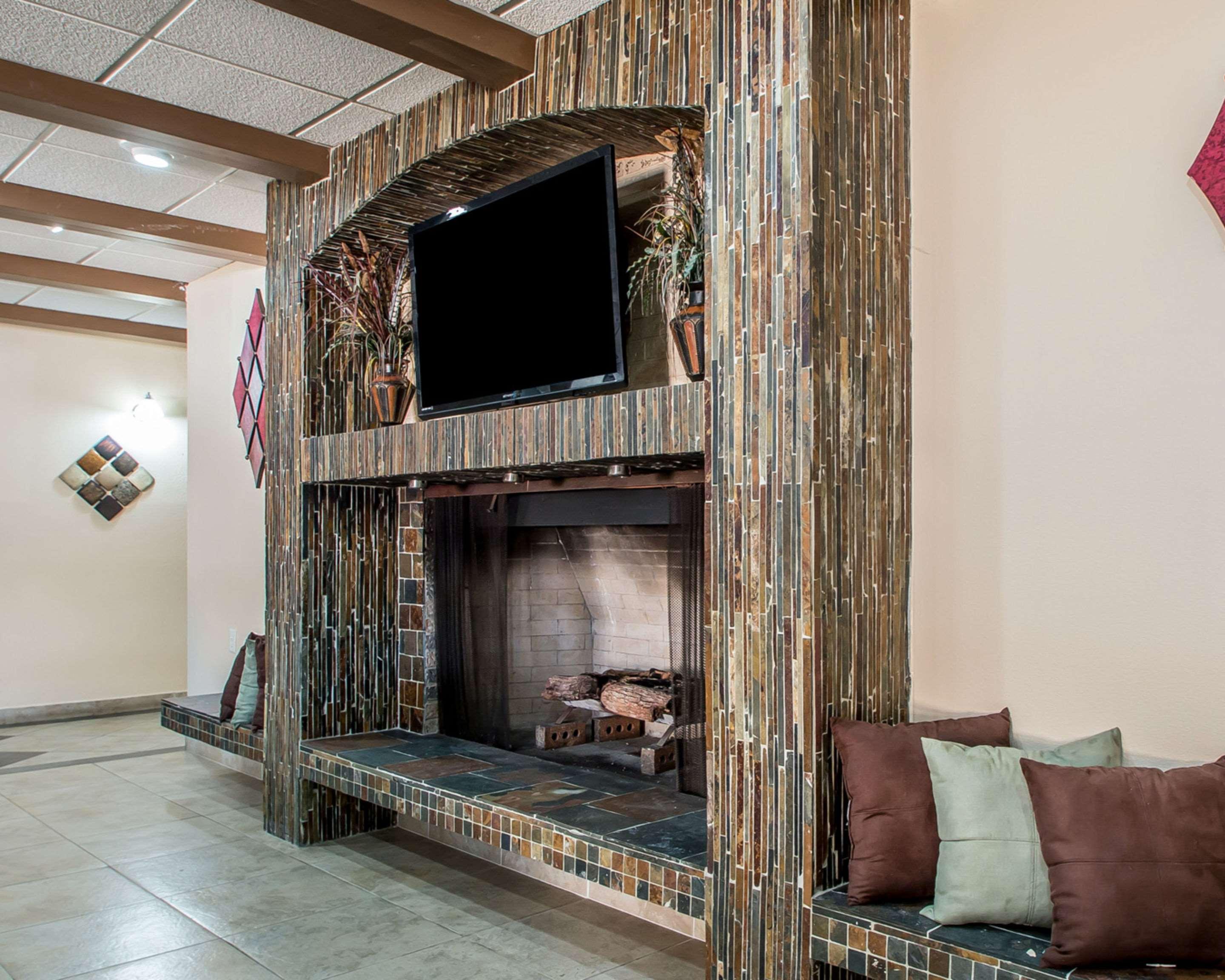 Quality Inn East Dubuque Εξωτερικό φωτογραφία