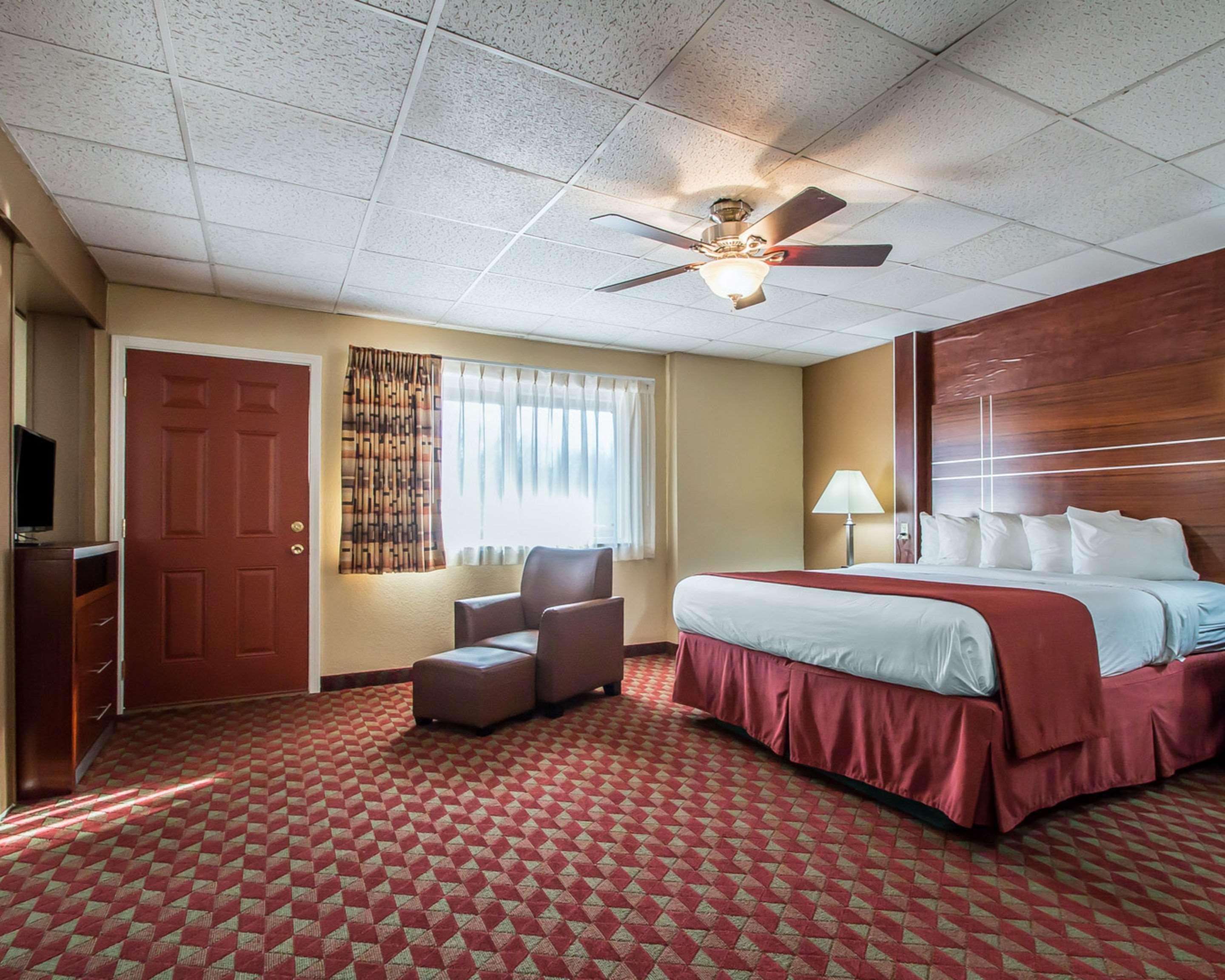 Quality Inn East Dubuque Εξωτερικό φωτογραφία