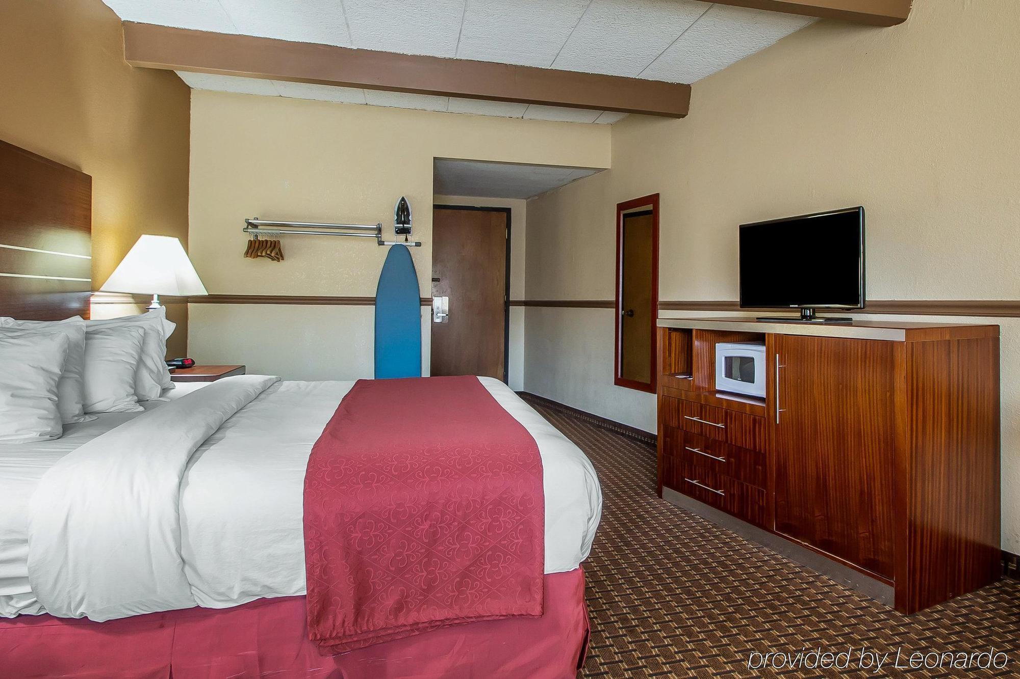 Quality Inn East Dubuque Εξωτερικό φωτογραφία