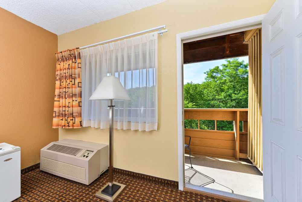 Quality Inn East Dubuque Εξωτερικό φωτογραφία