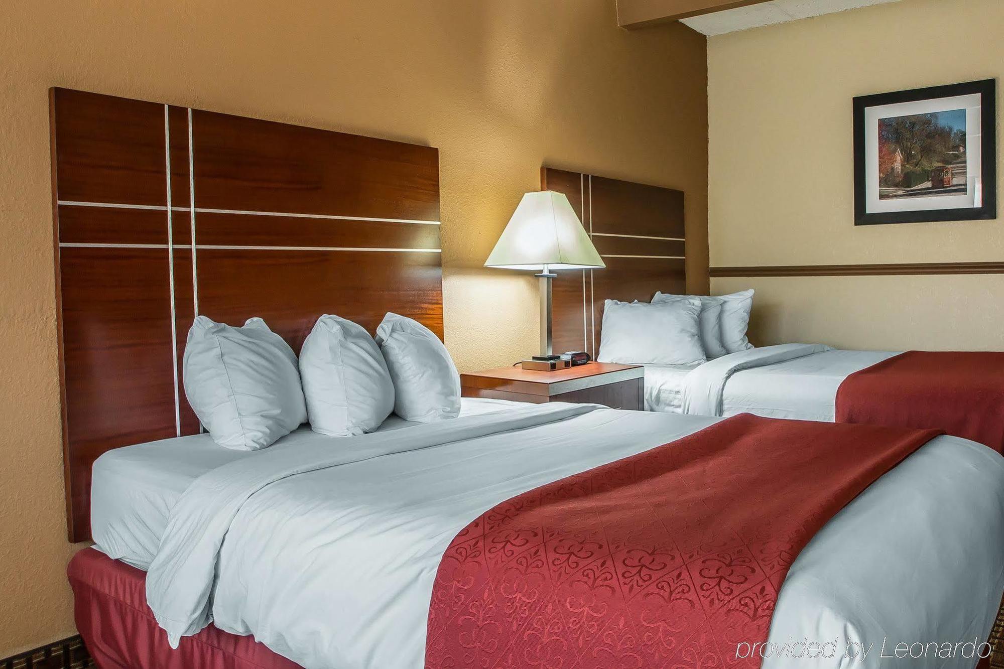 Quality Inn East Dubuque Εξωτερικό φωτογραφία