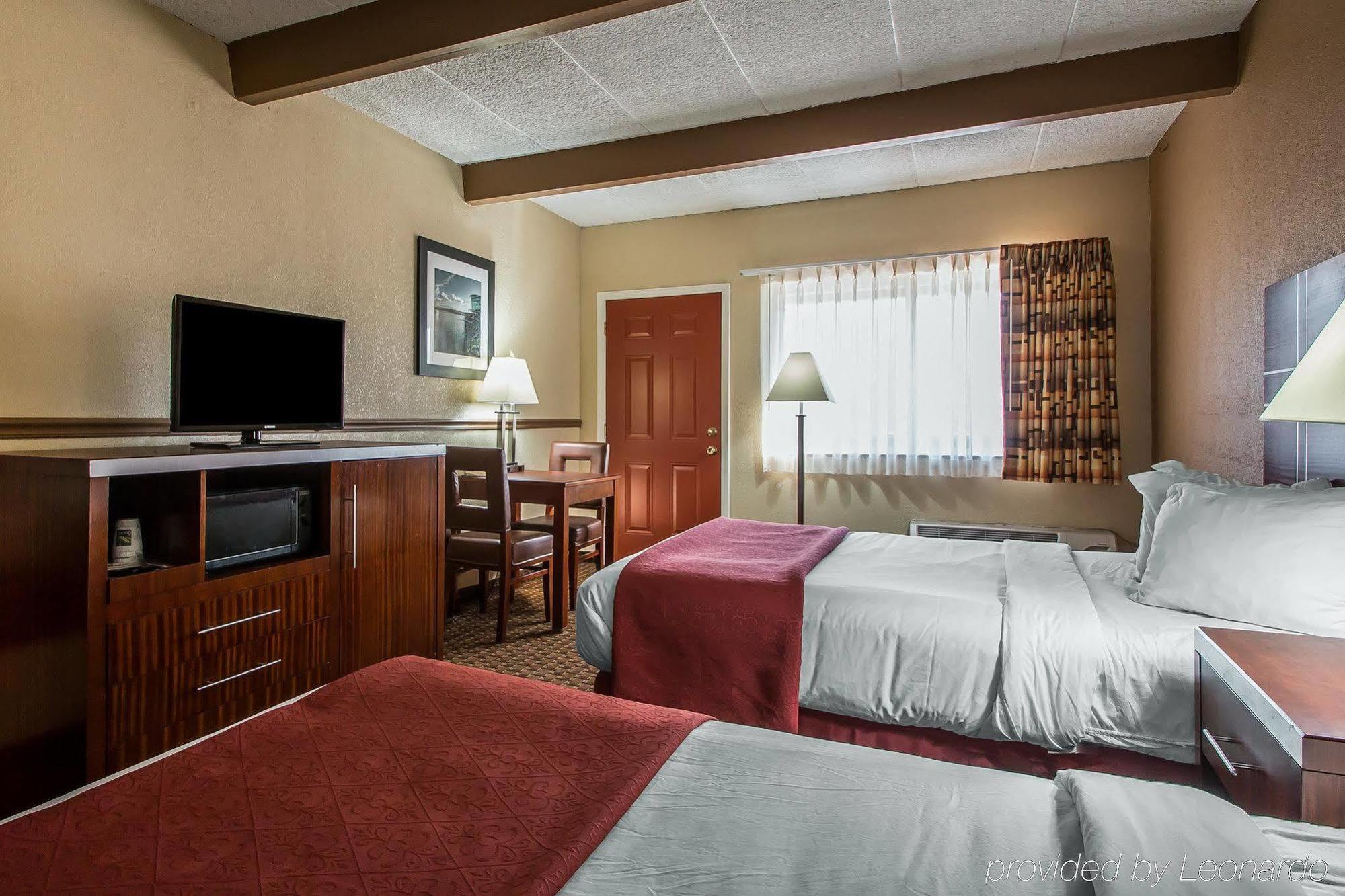 Quality Inn East Dubuque Εξωτερικό φωτογραφία