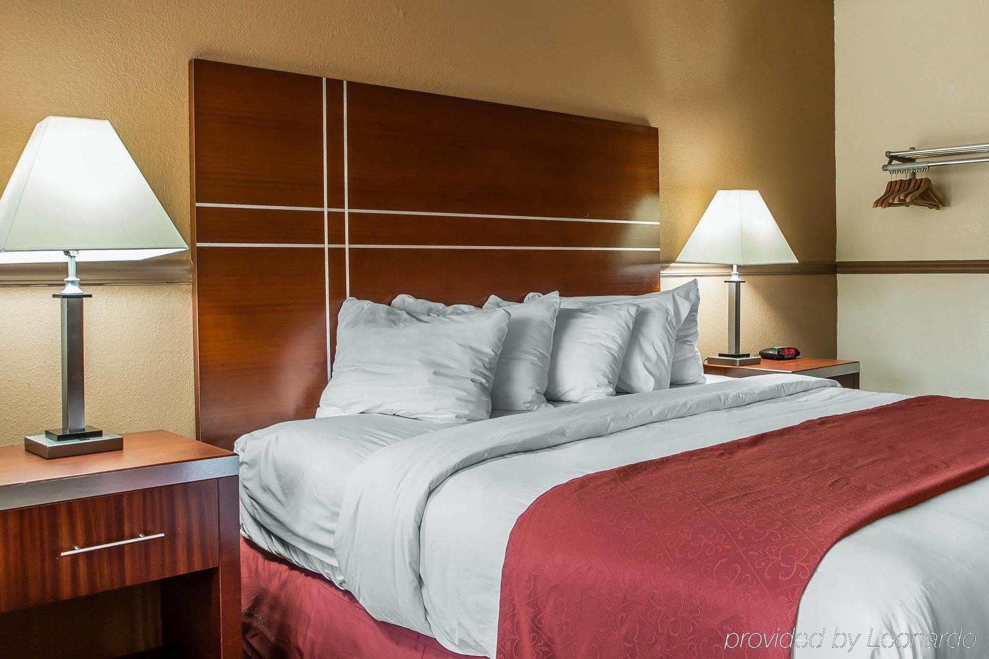 Quality Inn East Dubuque Εξωτερικό φωτογραφία