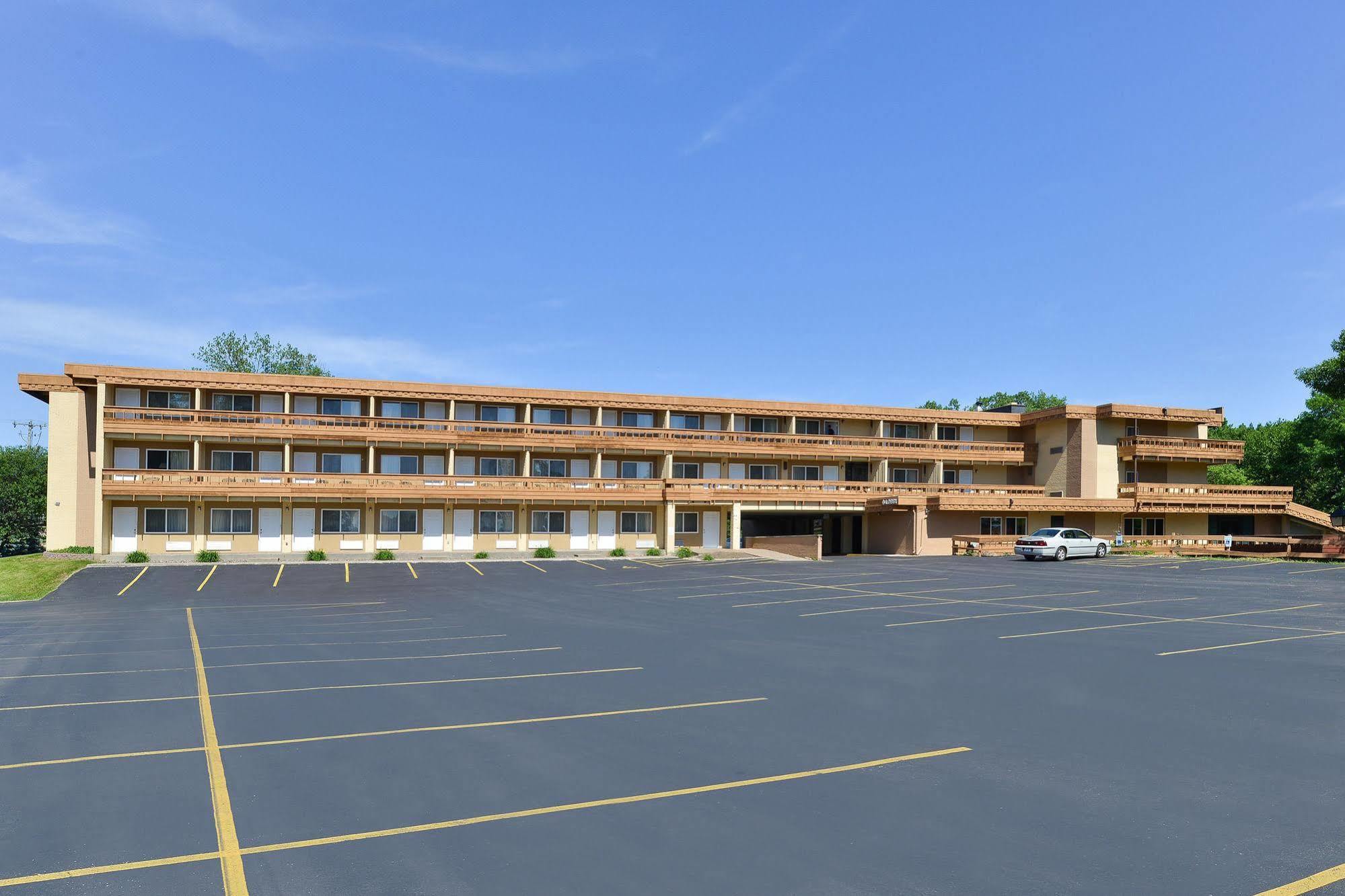Quality Inn East Dubuque Εξωτερικό φωτογραφία