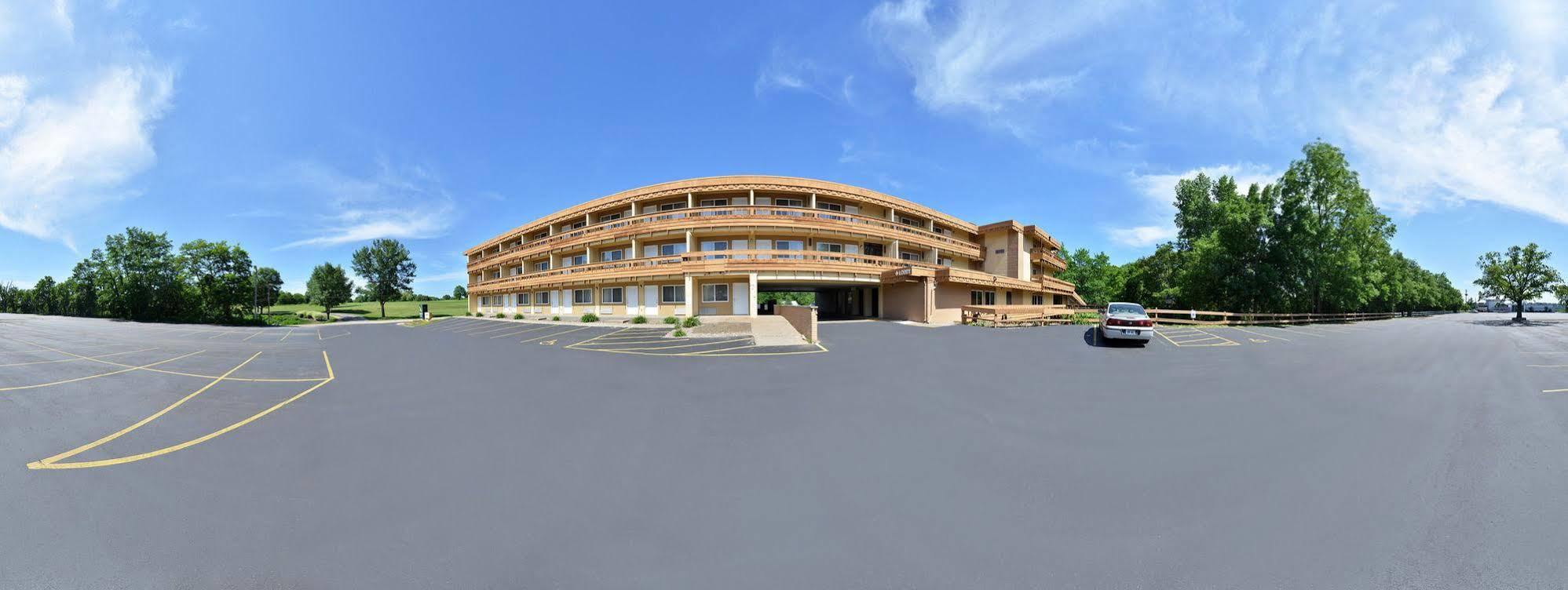 Quality Inn East Dubuque Εξωτερικό φωτογραφία